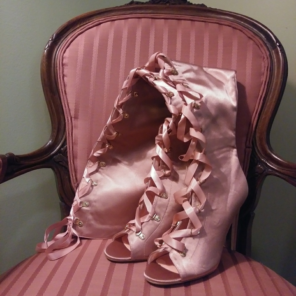 👢Cape Robbin Pink high boots size 10